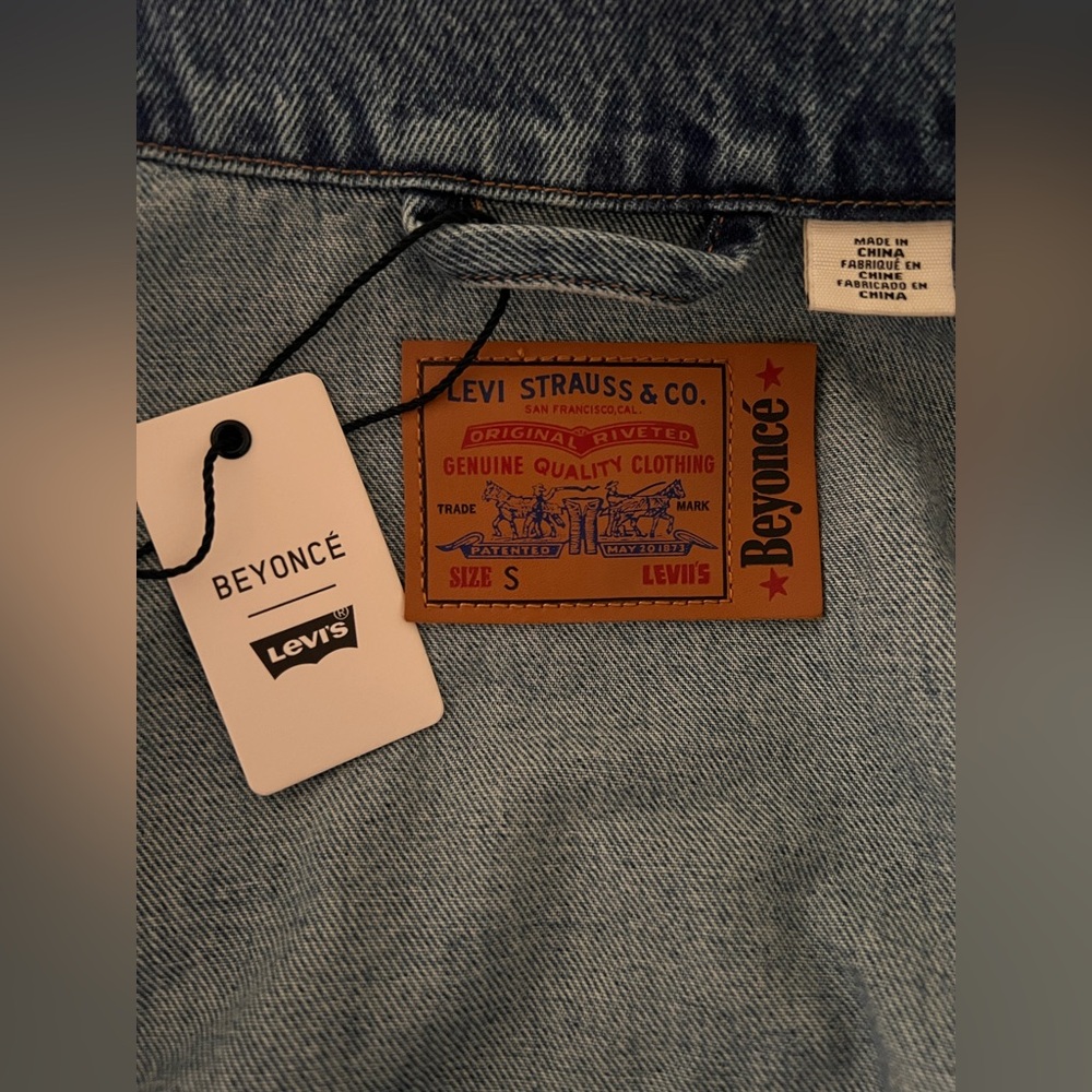 BEYONCÉ X LEVI’S limited edition blue denim jacket - Picture 6 of 7